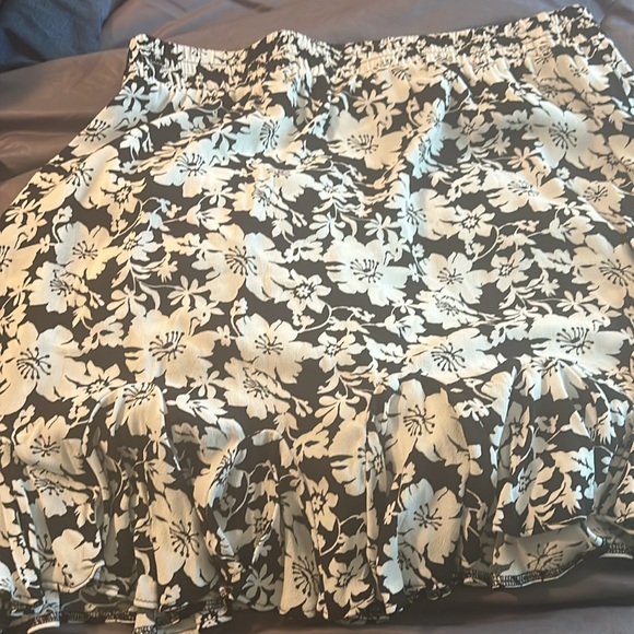 Loft skirt - Picture 2 of 3